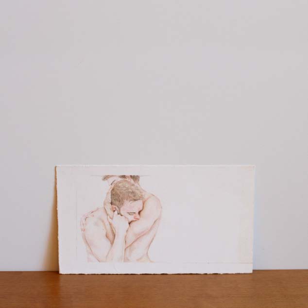Abrigo — aquarela de abraço, obra fotografada apoiada na parede